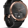 De Garmin Vivomove HR hybride smartwatch met een roségoudkleurige klok en een zwart bandje